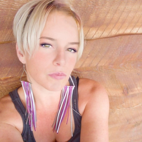 Meet your Posher, Erin - Picture 5 of 5